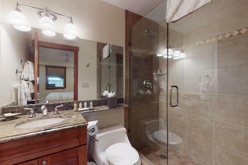 Lion Square Lodge North 294