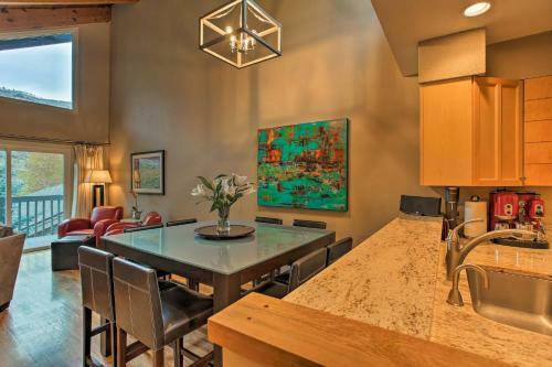 Cozy Vail Townhome With Views Near Shuttle Stop!