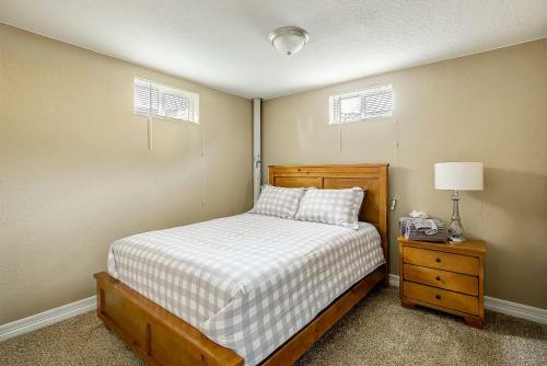 Sunny 5 Bedroom House! Sleeps 12!