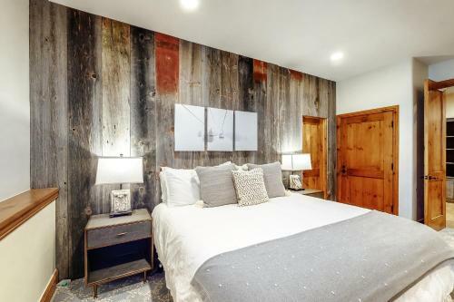 Lupine Drive Luxury