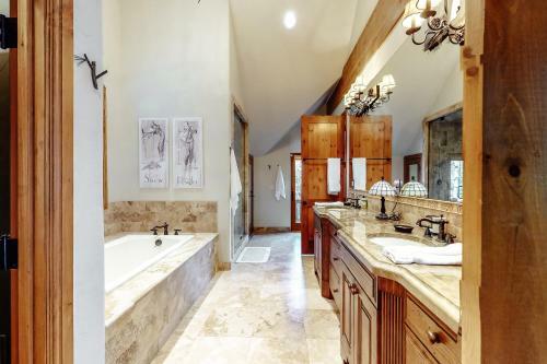 Lupine Drive Luxury