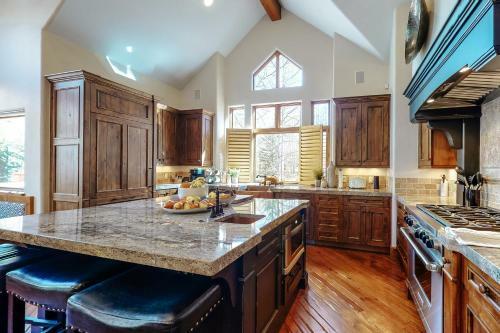 Lupine Drive Luxury