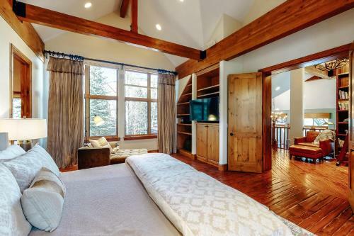 Lupine Drive Luxury