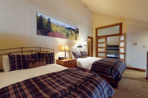 Lion Square Lodge South 564