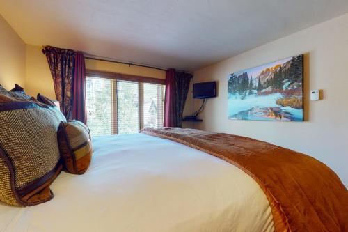 Lion Square Lodge South 564
