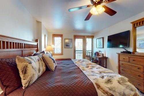 Lion Square Lodge East 310a