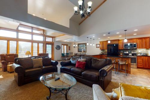 Lion Square Lodge East 310a