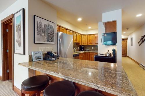 Lion Square Lodge North 388