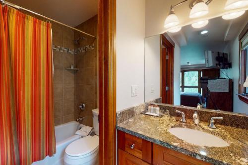 Lion Square Lodge North 388