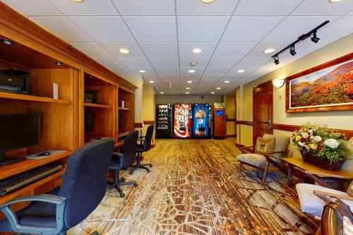 Lion Square Lodge North 388