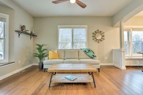 Apartamento Parkside Getaway With Fire Pit By Windsor Lake!