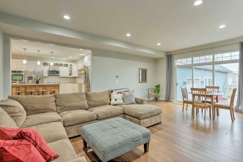 Apartamento Parkside Getaway With Fire Pit By Windsor Lake!
