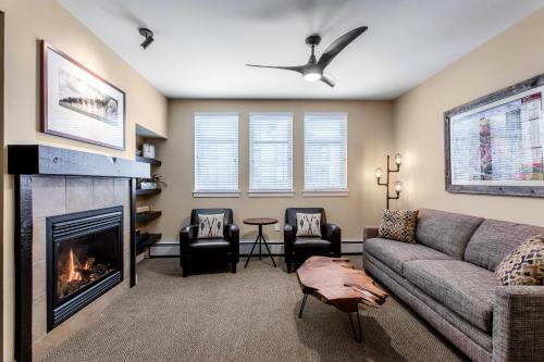 Ski In - Ski Out Modern Condo