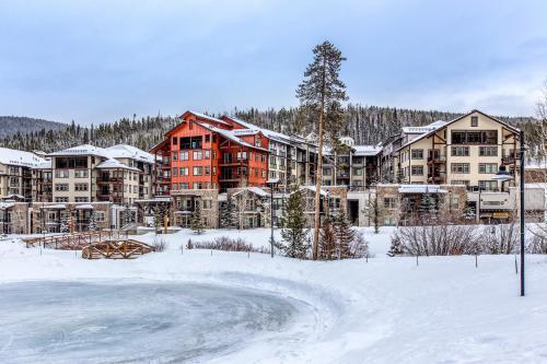 Ski In - Ski Out Modern Condo
