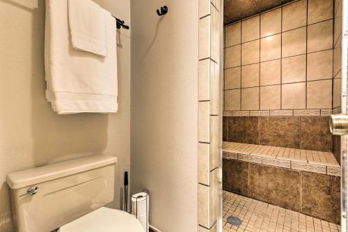 Apartamento Cozy Creekside Condo, Steps From Wp Shuttle!