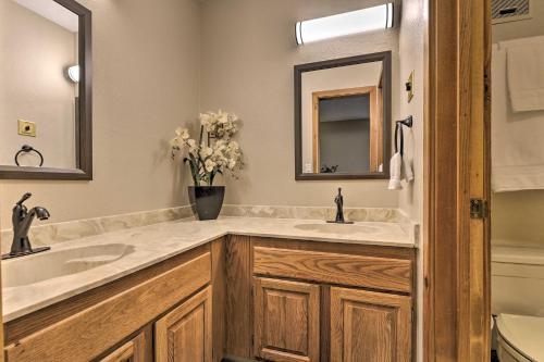 Apartamento Cozy Creekside Condo, Steps From Wp Shuttle!