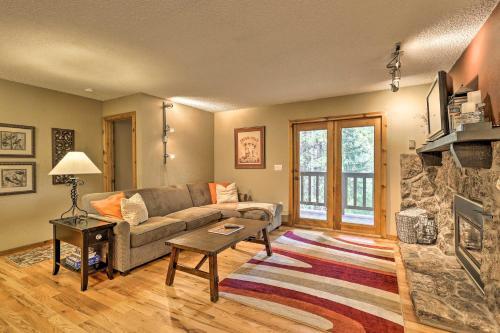 Apartamento Cozy Creekside Condo, Steps From Wp Shuttle!