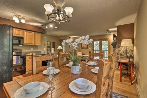 Apartamento Cozy Creekside Condo, Steps From Wp Shuttle!