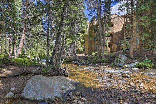Apartamento Cozy Creekside Condo, Steps From Wp Shuttle!