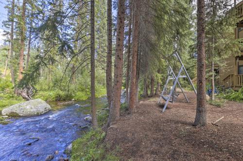 Apartamento Cozy Creekside Condo, Steps From Wp Shuttle!