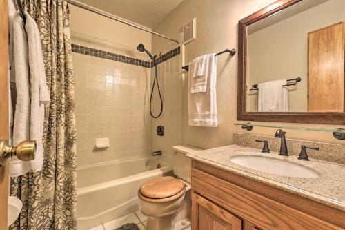 Apartamento Cozy Creekside Condo, Steps From Wp Shuttle!