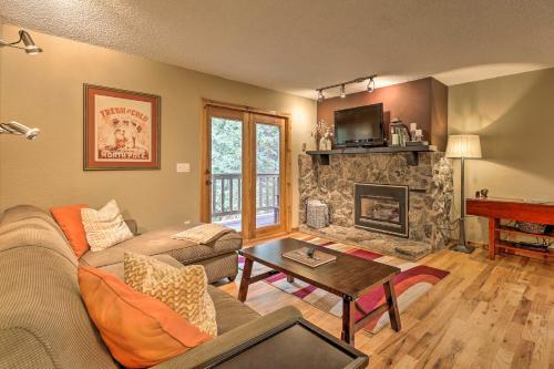 Apartamento Cozy Creekside Condo, Steps From Wp Shuttle!