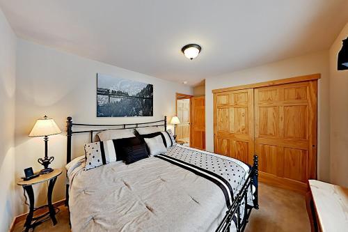 Spacious Home Near Ski Resort - Private Hot Tub Home