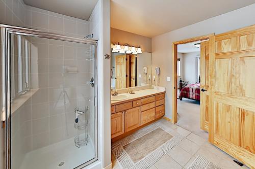 Spacious Home Near Ski Resort - Private Hot Tub Home