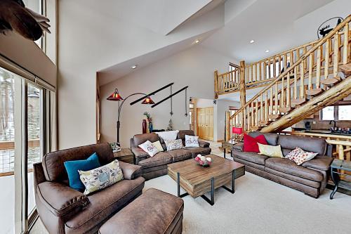Spacious Home Near Ski Resort - Private Hot Tub Home