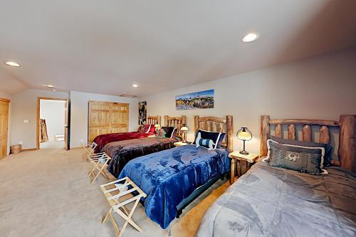 Spacious Home Near Ski Resort - Private Hot Tub Home