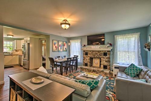 Niantic Home With Patio And Grill - 2 Mi To Beach!