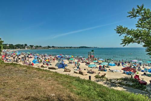 Niantic Home With Patio And Grill - 2 Mi To Beach!