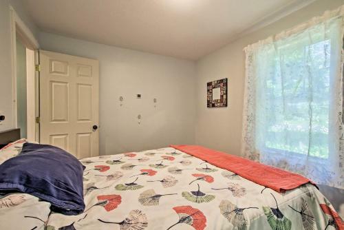 Niantic Home With Patio And Grill - 2 Mi To Beach!