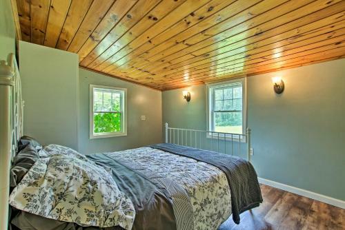 Niantic Home With Patio And Grill - 2 Mi To Beach!