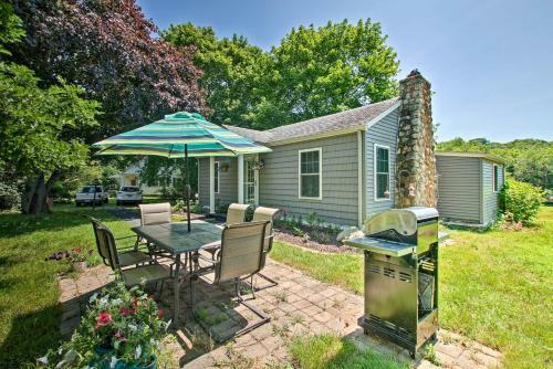 Niantic Home With Patio And Grill - 2 Mi To Beach!