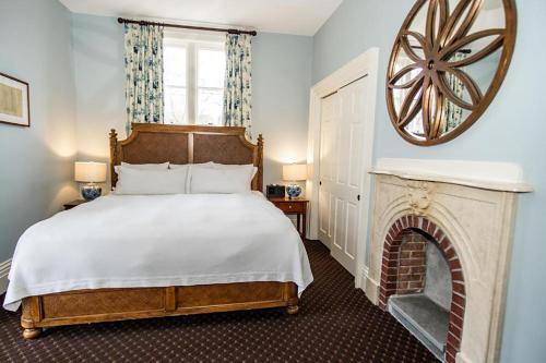 Bed & Breakfast Spicer Mansion