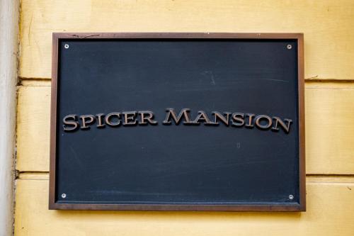 Bed & Breakfast Spicer Mansion