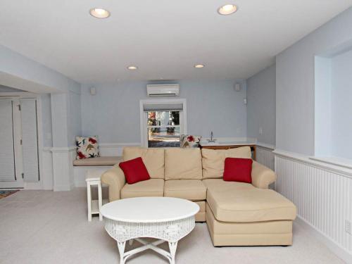 Bethany West - 526 Doral
