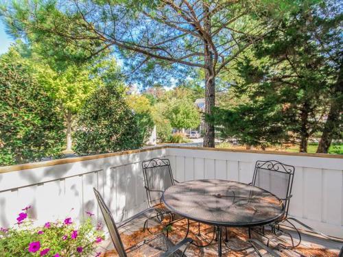Sea Colony - 53060 Lakeshore
