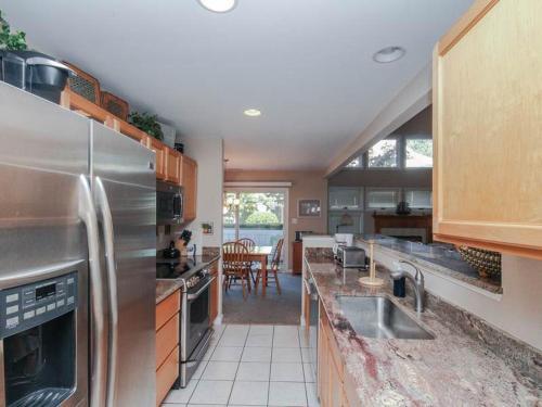 Sea Colony - 53060 Lakeshore