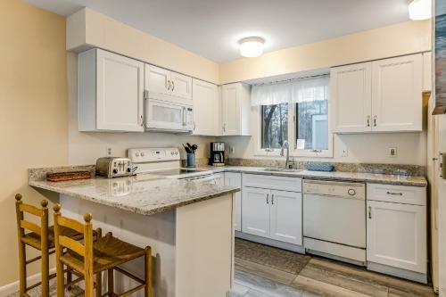 Sea Colony - 8406 Racquet