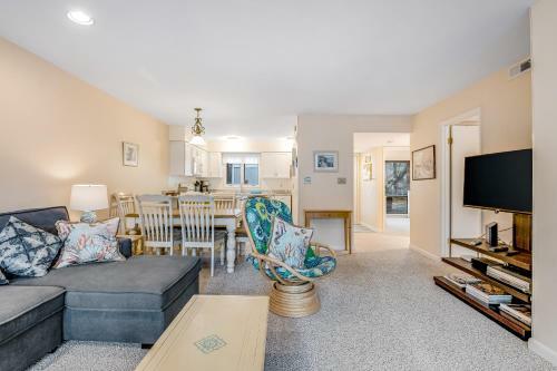 Sea Colony - 8406 Racquet