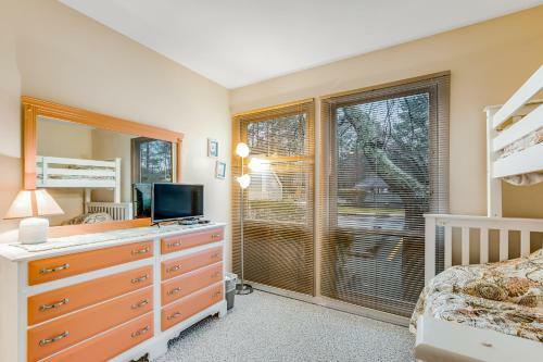 Sea Colony - 8406 Racquet