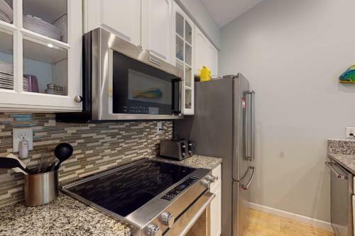 Sea Colony - 5801 Brighton