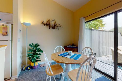 Sea Colony West Pine