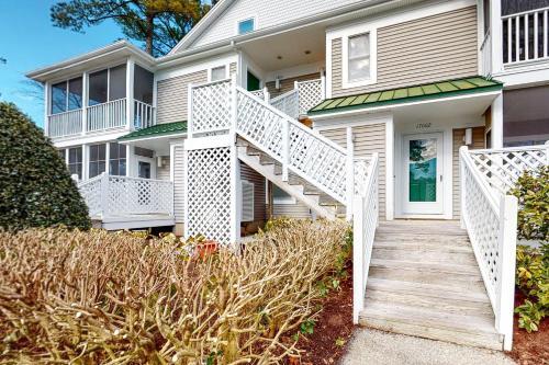 Sea Colony - 17001 Bayberry