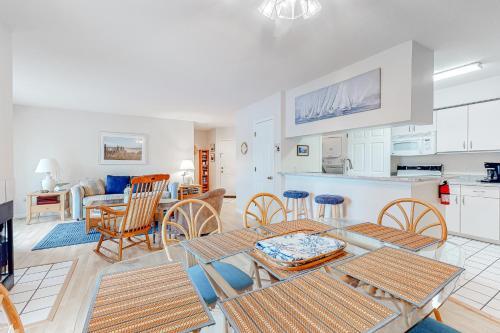 Sea Colony Twin Lakes