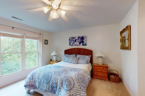 Sea Colony Pinewood III