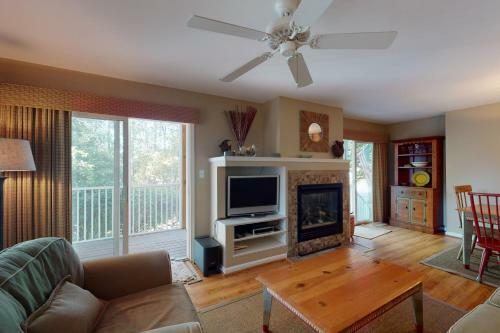 Sea Colony Pinewood III