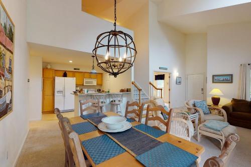 Sea Colony Pinewood III